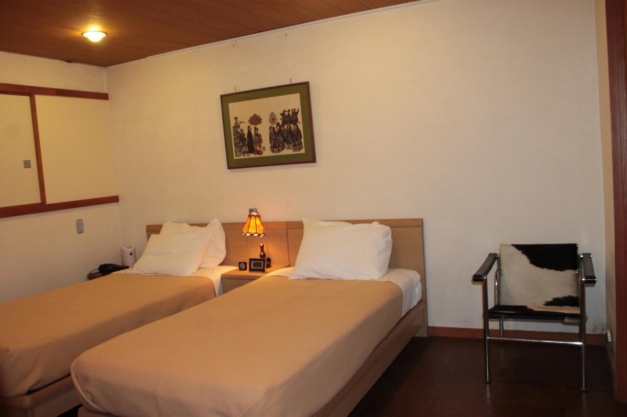 Borgen Bed & Breakfast Funabashi Bagian luar foto